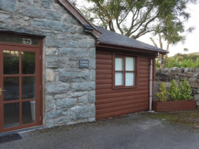 Nature's Oasis: Pet-Friendly Snowdonia Cottage